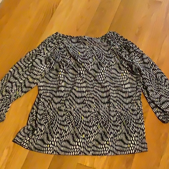 Multiples black and white blouse, great condition, size large. - Picture 6 of 6